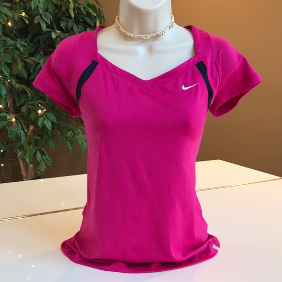 Nike Tops - 🚴‍♀️FANTASTIC NIKE DRI-FIT TOP🚴‍♀️